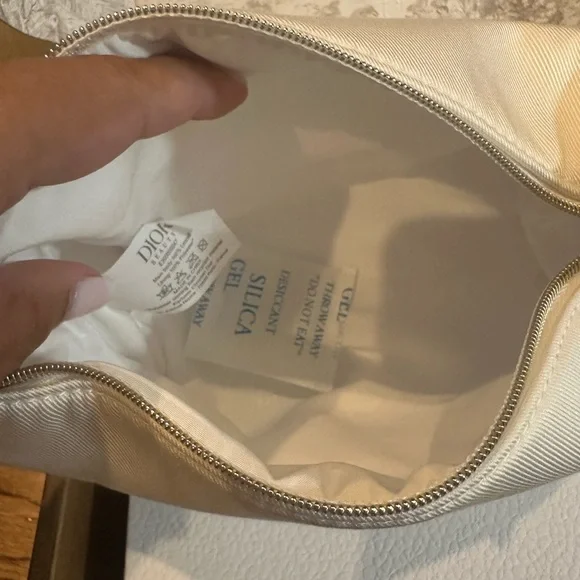 2025 Dior Beauty Nomad Top Handle Bag - Picture 9 of 9